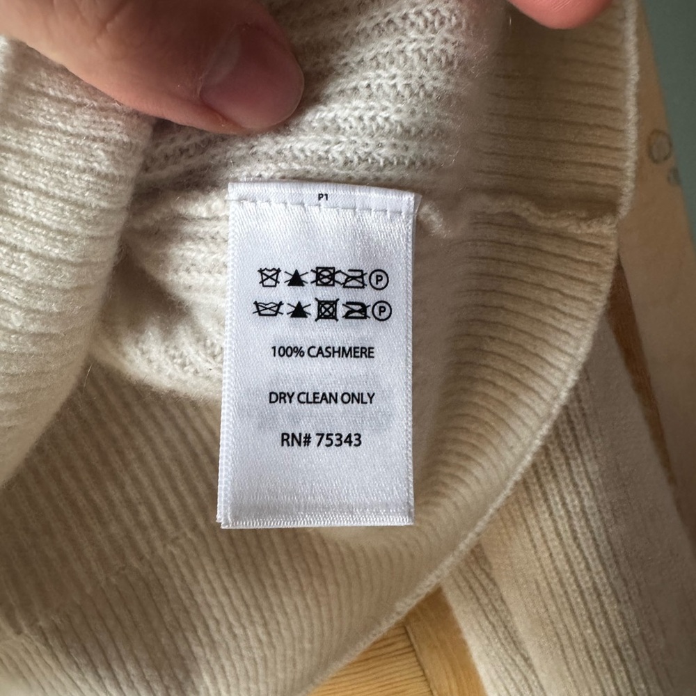 100% Cashmere Cream Sweater - Picture 6 of 7